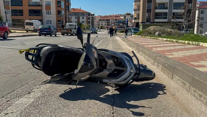 Uşak’ta Feci Kaza: Hafif Ticari Araç ve Motosiklet Çarpıştı, 1 Kişi Hayatını Kaybetti