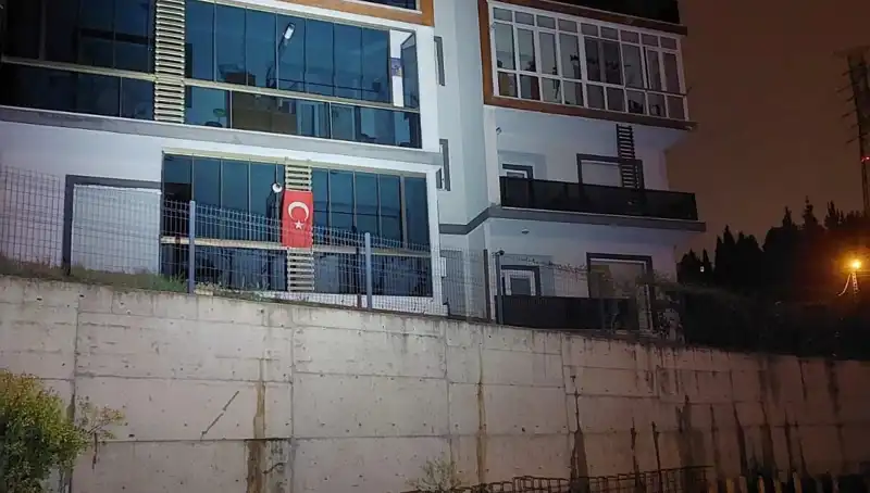 Sakarya'da Şok Gelişme: 4 Katlı Apartman Acil Tahliye Edildi!