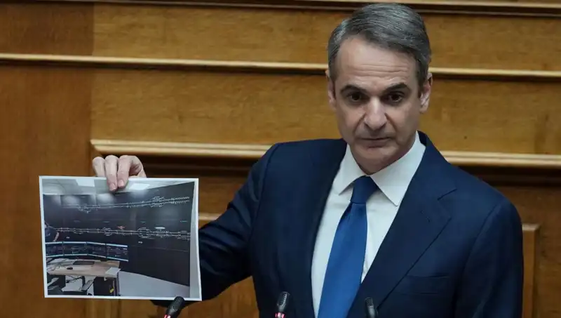 Yunanistan'da Yeni Dönem: Miçotakis Protestolara Direnemez Hale Geldi