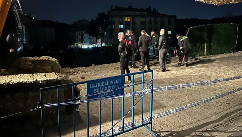İstanbul'da İnşaat Çalışmasında Şok Edici Yol Çöküntüsü: Olay Yerindeki Durum Nedir?
