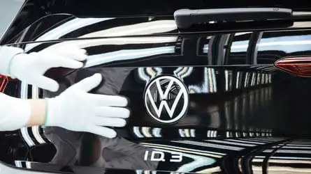 Volkswagen, Fabrikalarını Kapatmaktan Kaçınıyor: Sektördeki Zorluklarla Mücadele