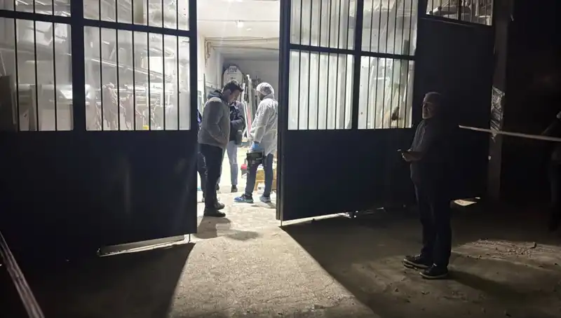 İş Yerinde Korkunç Cinayet: Öldürdükten Sonra Battaniye ile Örtüldü