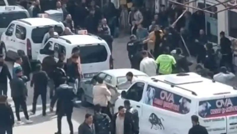 Erciş'te Taşlı Sopalı Kavga! 7 Gözaltı ve Merak Edilen Ayrıntılar
