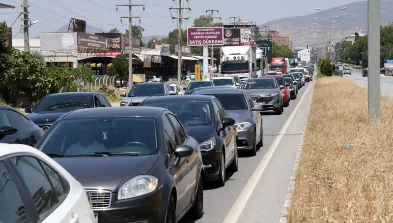 Türkiye’yi Bambaşka Bir Araca Dönüştüren 60 Kilometrelik Kuyruk