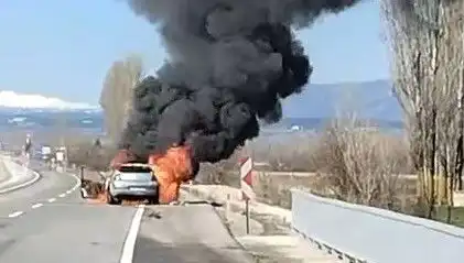 Kütahya'da Seyir Halindeki Otomobil Alev Alev Yandı: Görgü Tanıkları Şokta!