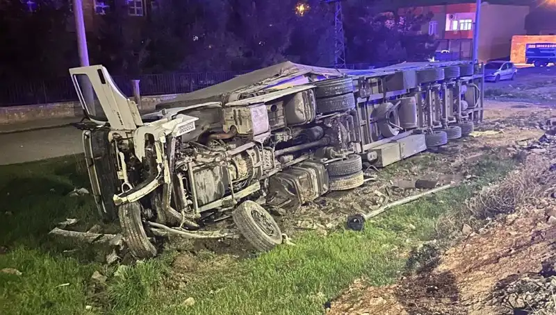 TIR Devrildi: 6 Yaralı, Kaza Anı ve Olayın Detayları