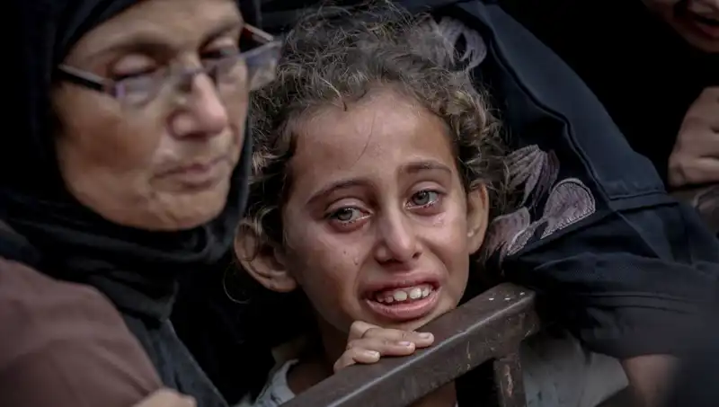 Gazze'de Açlık Savaşı: İsrail Askerinin Şok Eden Eylemi