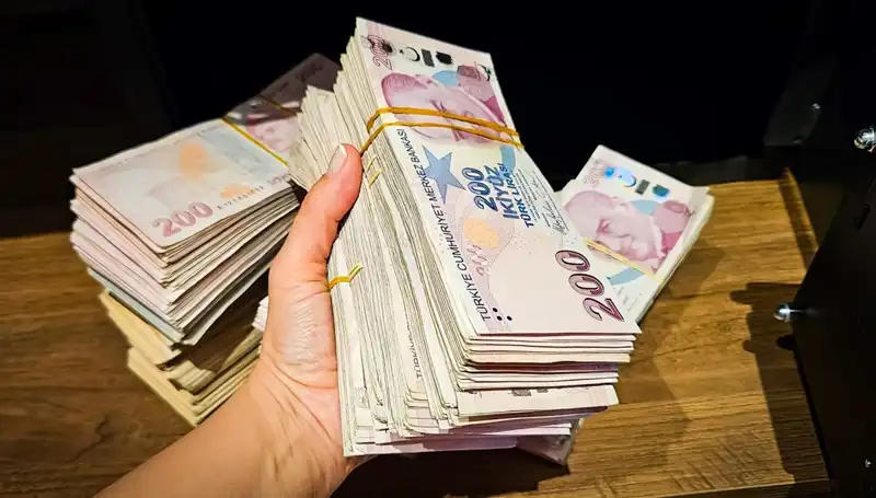 Türkiye'de Mevduat Rekoru: Bankalarda 12 Trilyon Lira Neden Var?