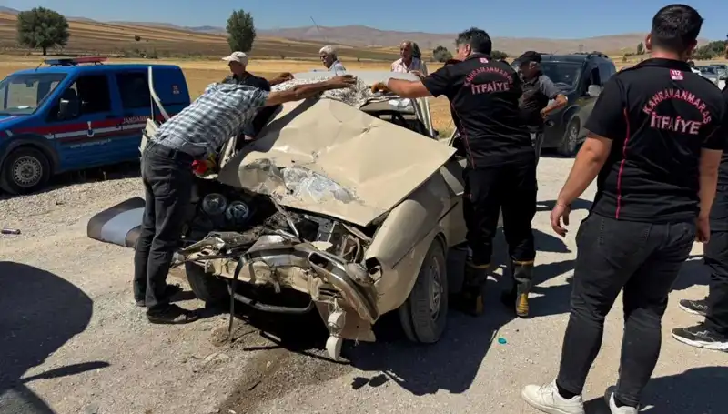 Kahramanmaraş'ta Trafik Kazası: Kamyonet ve Otomobil Çarpıştı, 2 Yaralı
