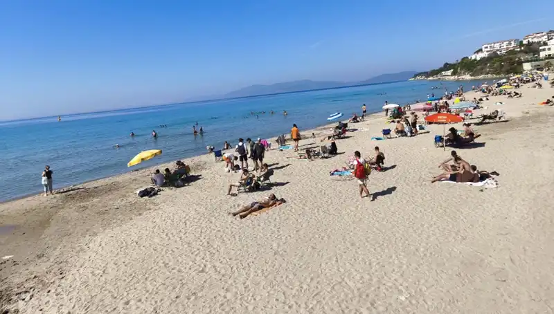 Sıcak Hava Geliyor: Plajlar İnsanlarla Dolu Taşan Bir Cennete Dönüşüyor