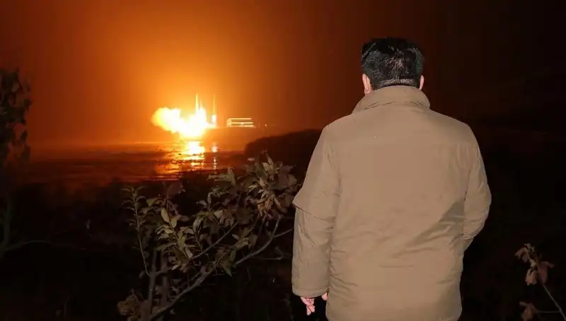 Kuzey Kore'nin Silah Programı: Faturayı Ödeyen Amerikalılar Kimler?