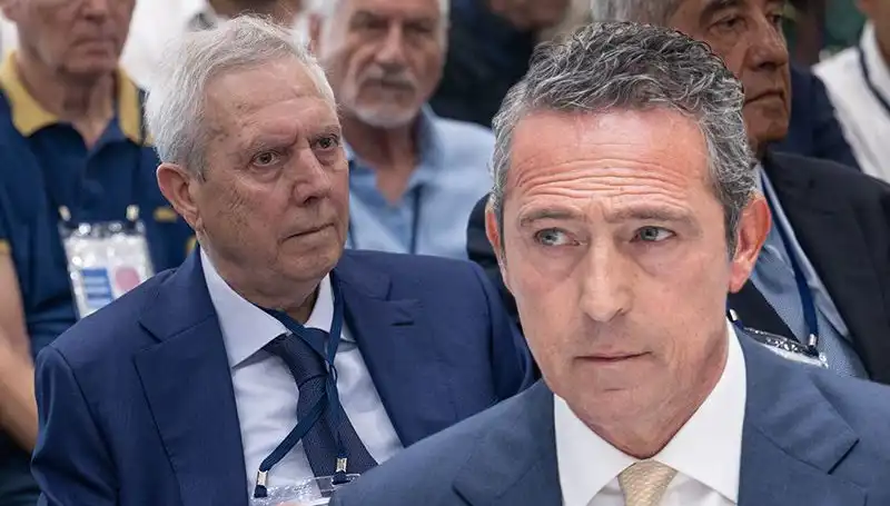 Fenerbahçe Divan Kurulu'nda Aziz Yıldırım'dan Beklenmedik Adaylık Açıklaması