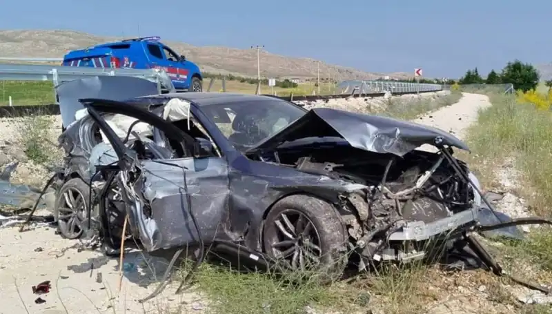 Sivas'ta İki Feci Trafik Kazası: 9 Kişi Yaralandı
