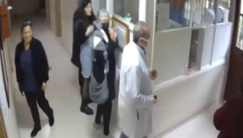 Üsküdar'da Doktora Cumhurbaşkanına Hakaretten Hapis İstemi: Olayın Ayrıntıları ve Cevaplar