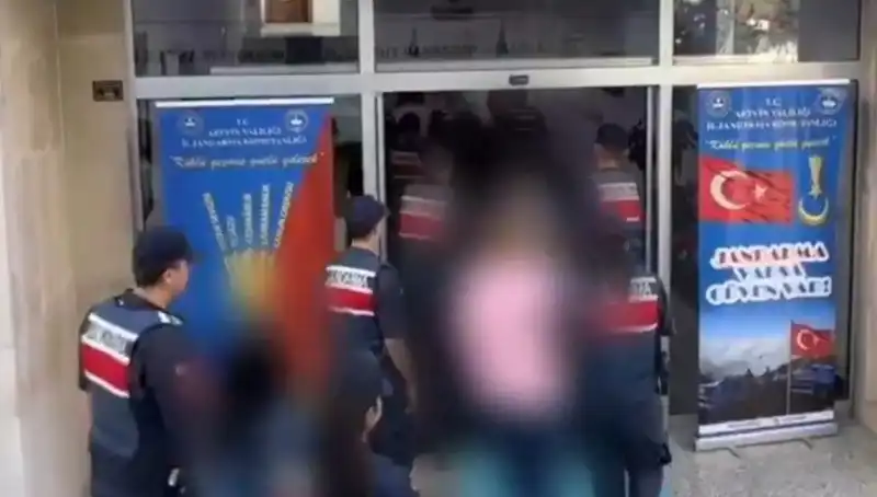 FETÖ ile Mücadelede Büyük Hamle: 30 İlde 65 Tutuklama Gerçekleşti