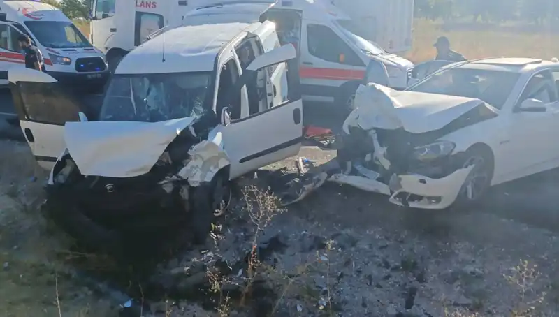 Nevşehir’de Korkutan Trafik Kazası: 14 Yaralı ve Acil Durum Önlemleri
