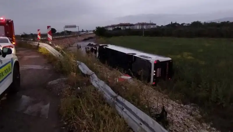 Manisa’da Yolcu Otobüsü Kazasında Yaralılar: Olayın Detayları Neler?