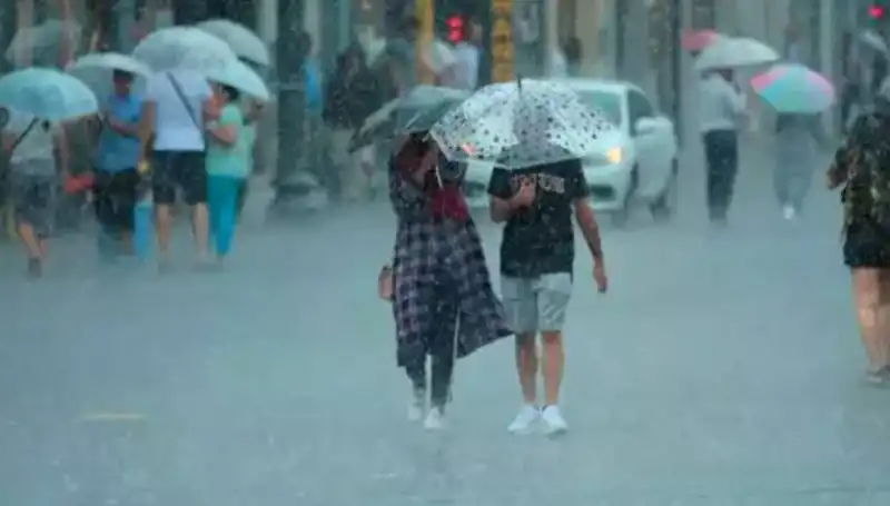 İstanbul’da Sağanak Yağış, Yangın Bölgesinde Kuvvetli Rüzgar Tehlikesi!