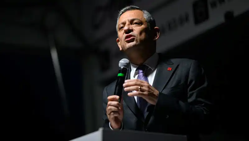 Özgür Özel: Emekli İkramiyeleri Hakkında Sert Tepki Gösterdi