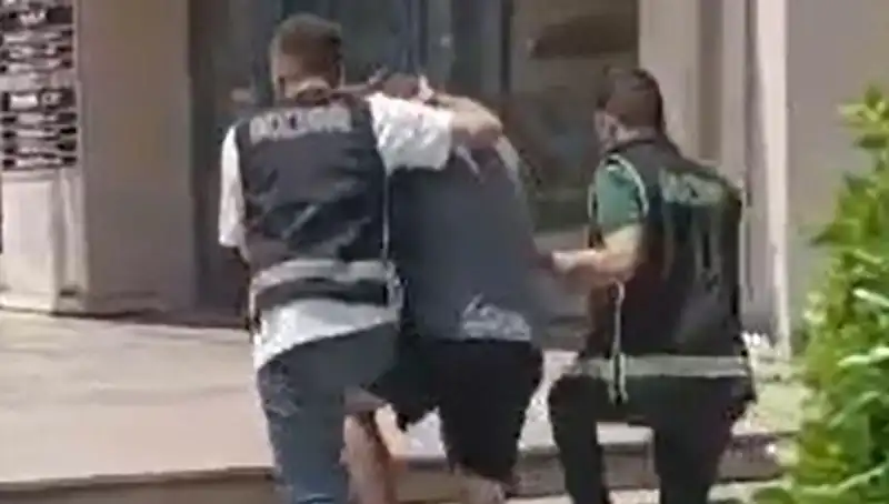 Sahte Dövizle Alışveriş Yapan Turist, Sınır Dışı Edildi: Detaylar Ortaya Çıktı