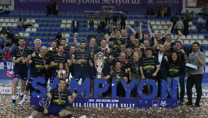 Kupa Voley'de Şampiyonluk Heyecanı: Fenerbahçe Zaferini İlan Etti!