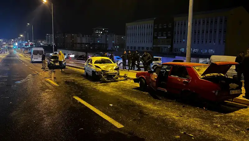 Kayseri'de Kademe Kademe Kaza: 11 Araç Zincirleme Çarpıştı!