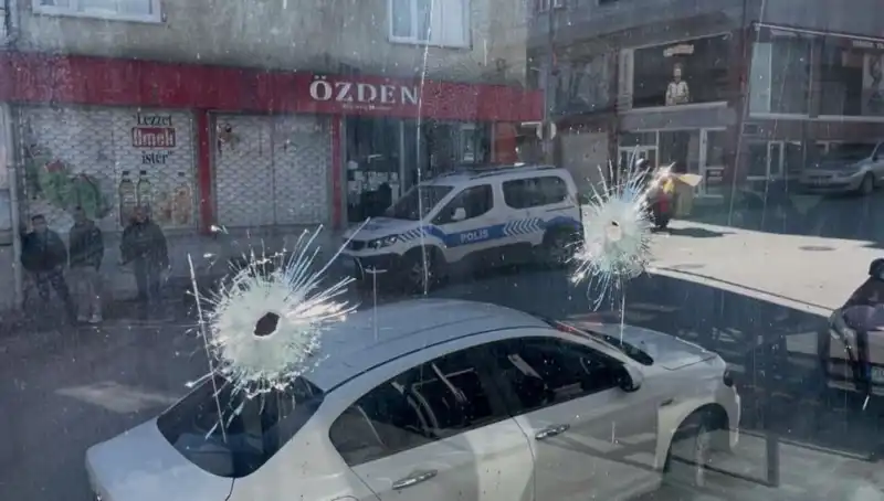 Bursa'da Kıraathaneye Silahlı Saldırı: Nedenleri ve Sonuçları Ortaya Çıktı