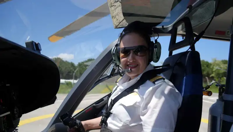 Türkiye’nin İlk ve Tek Kadın Ambulans Helikopter Pilotu: Cesaretin Hikayesi