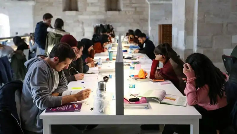 2023-2024 Akademik Yılı Üniversitelere Başlangıç Tarihleri Belli Oldu!