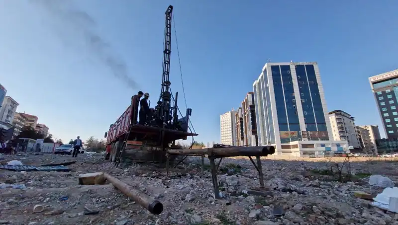 Galeria Sitesi'nde Dehşet: 89 Kişiye Mezar Olan Alan İçin İlk Kazma Vuruldu