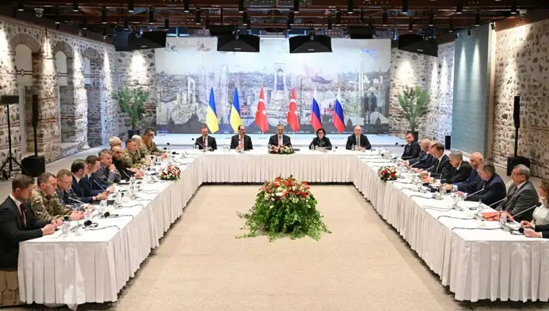 İstanbul’da Barış Zirvesi: Rus Heyeti Türkiye’de Diplomasi Masasına Oturdu