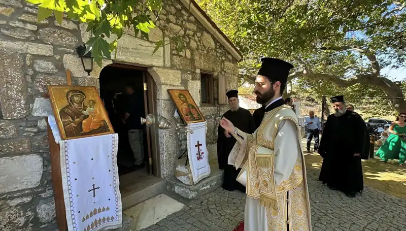 Bozcaada'da Geleneksel Aya Paraskevi Günü Ayini Renkli Görüntülere Tanıklık Etti