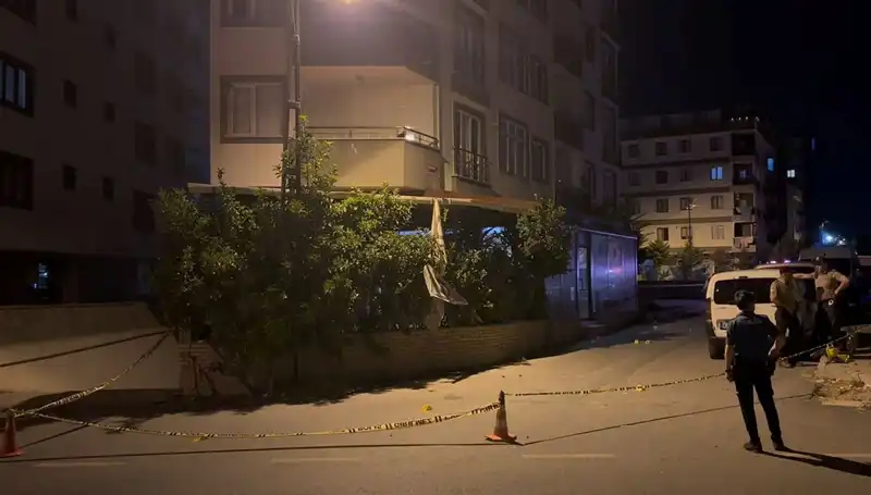 İstanbul'da Kafeye Silahlı Saldırı: Olay Anı ve Sonrası