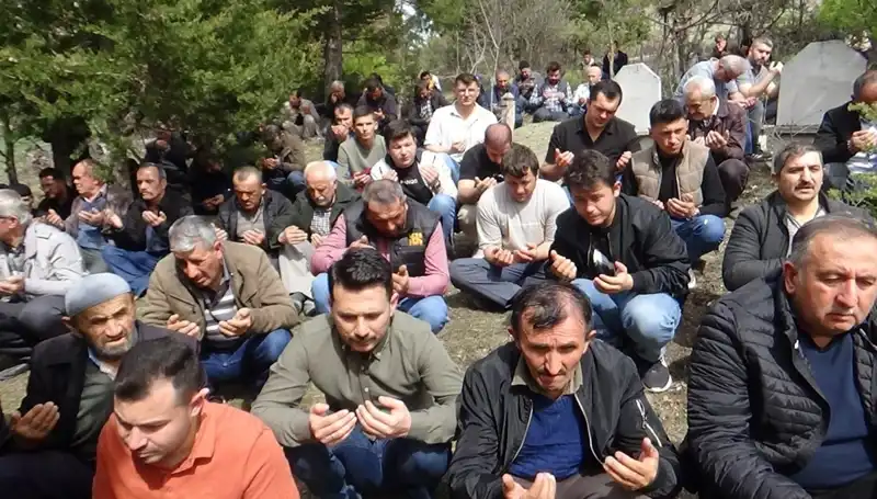 Gözyaşlarıyla Uğurlanan Köyün Sevgilisi: Kendi Efsanesi