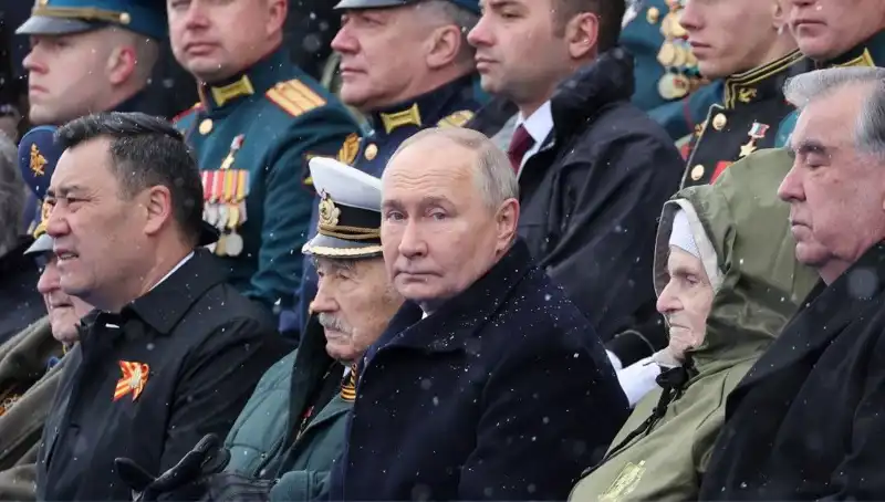 Rus Ordusu Genişliyor: Putin'den Stratejik Çarpıcı Çağrı!