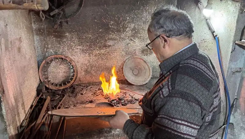 Baba Mesleğini 20 Metrekarelik Dükkanında Unutulmaz Bir Şekilde Yaşatıyor