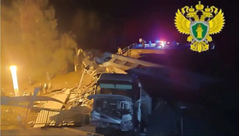 Rusya'da Çöken Köprüler ve Raydan Çıkan Trenler: Facia Açıklığa Kavuştu