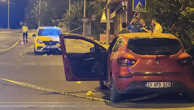 Otomobillerden İnip Kurşun Yağdırdılar: Korkunç Çatışmada İki Ölü, Beş Yaralı