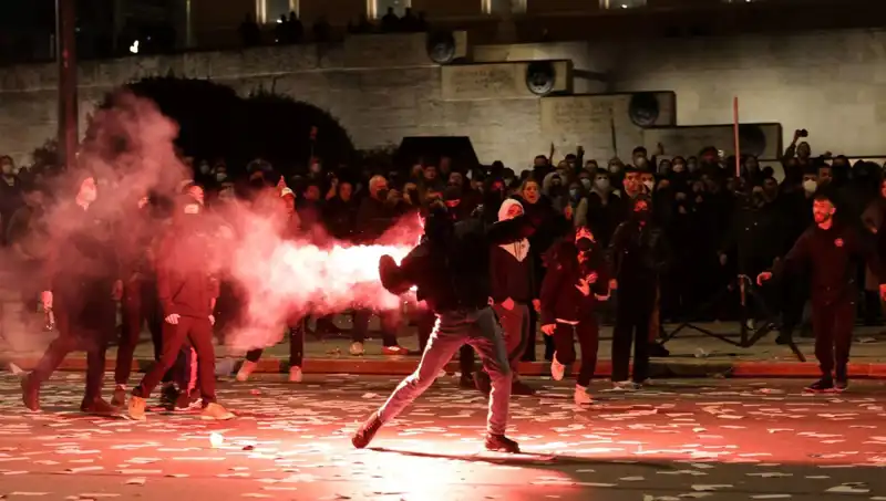 Yunanistan'da Hükümete Gensoru: Atina Sokakları Büyüyen Protesto Gösterilerine Ev Sahipliği Yapıyor