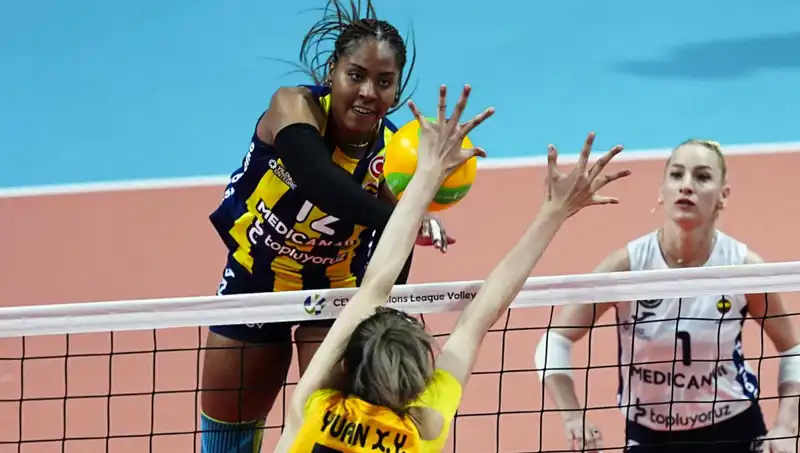 Fenerbahçe, Avrupa'daki Türk Derbisinde VakıfBank'ı Yenerek Zaferle Ayrıldı