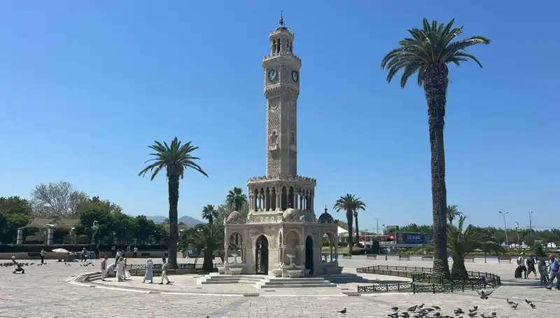İzmir'de Sıcak Hava Dalgası Hayatı Durma Noktasına Getirdi!