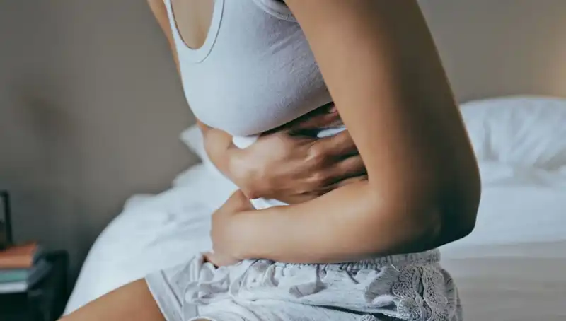 22 Yaşında Bağırsak Kanseri Teşhisi: Genç Yaşta Görülen Belirtiler Dikkate Alınmalı
