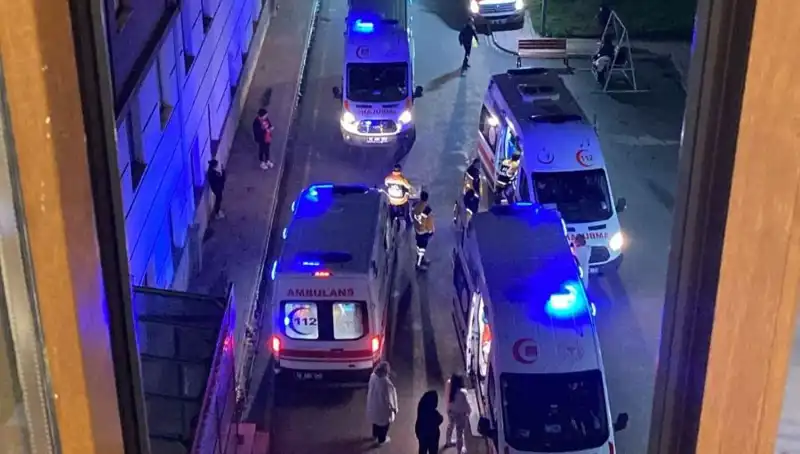 Akşam Yemeğinden Zehirlenen 53 Öğrenci Hastaneye Kaldırıldı: Olayın Ardındaki Gerçekler Neler?