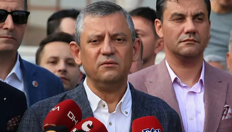 Özgür Özel'den Çarpıcı Açıklama: Sandık Siyasetinin Geleceği Tehlikede mi?