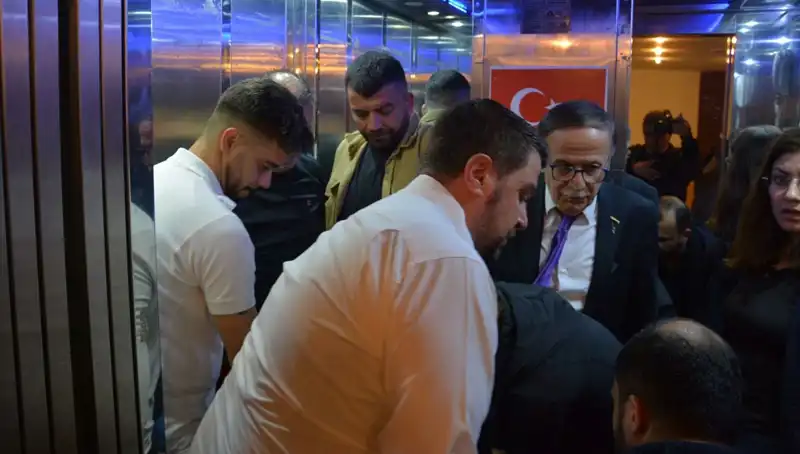 Volkan Konak Anmasında Kalp Krizi Geçiren Sanatçı Hayatını Kaybetti