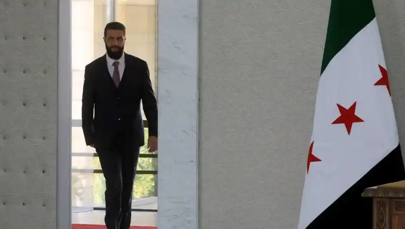 Fransa, Şara-Macron Zirvesi ile Yeni Suriye'nin İnşasına Destek Verecek!