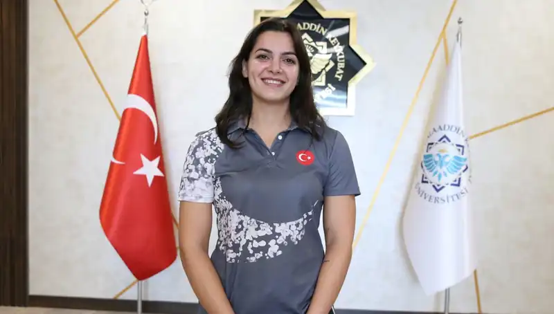 Altın Madalya Sahibi Esra'nın Gözdesi: Dünya Şampiyonluğu