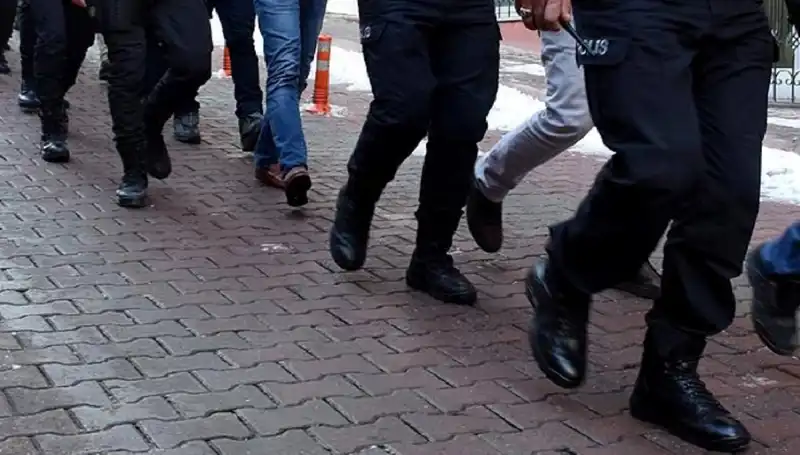 Antalya'da Silah Kaçakçılarına Büyük Operasyon: Çeteye Darbe