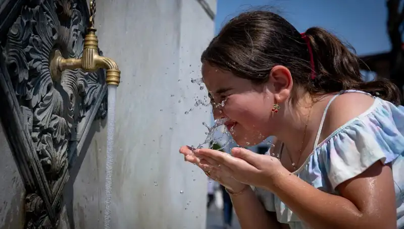 Türkiye'de Sıcak Hava Dalgası: 16 Şehirde Termometreler 40 Dereceyi Geçti