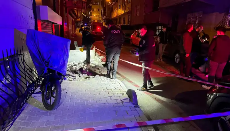 Küçükçekmece'de Plakasız Motosikletle Yapılan Saldırı Panik Yarattı